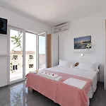 Sea View 3*
