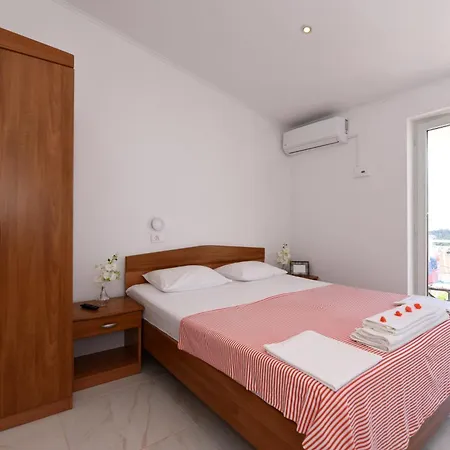 Sea View 3*